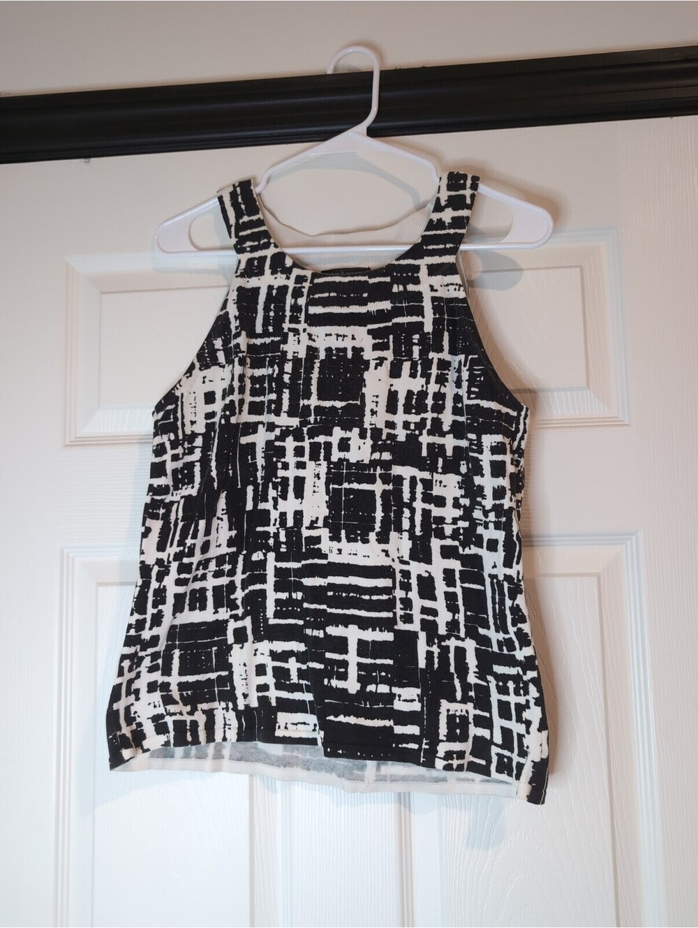Large petite black and white abstract sweater tank